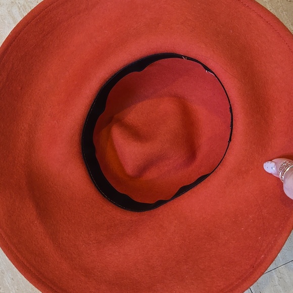 Giovannio Florence New York Burnt Orange Derby Hat - Picture 6 of 8